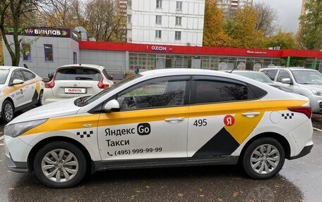 Hyundai Solaris II рестайлинг, 2021 год, 850 000 рублей, 2 фотография