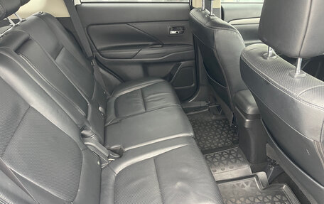 Mitsubishi Outlander III рестайлинг 3, 2012 год, 1 250 000 рублей, 16 фотография