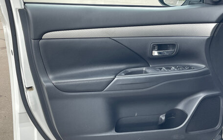 Mitsubishi Outlander III рестайлинг 3, 2012 год, 1 250 000 рублей, 19 фотография