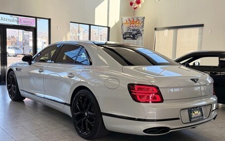 Bentley Flying Spur, 2023 год, 20 580 600 рублей, 11 фотография