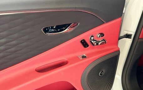 Bentley Flying Spur, 2023 год, 20 580 600 рублей, 38 фотография