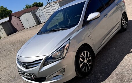 Hyundai Solaris II рестайлинг, 2016 год, 1 000 000 рублей, 5 фотография