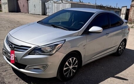 Hyundai Solaris II рестайлинг, 2016 год, 1 000 000 рублей, 4 фотография