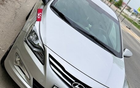 Hyundai Solaris II рестайлинг, 2016 год, 1 000 000 рублей, 2 фотография