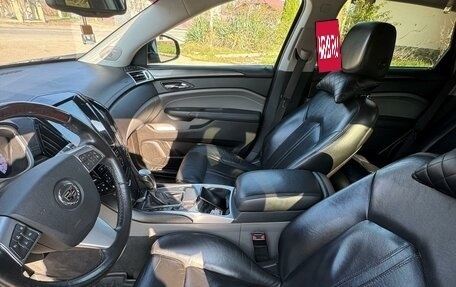 Cadillac SRX II рестайлинг, 2011 год, 1 300 000 рублей, 10 фотография