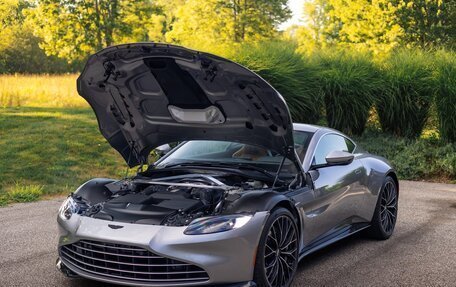 Aston Martin V8 Vantage IV, 2023 год, 18 567 600 рублей, 11 фотография