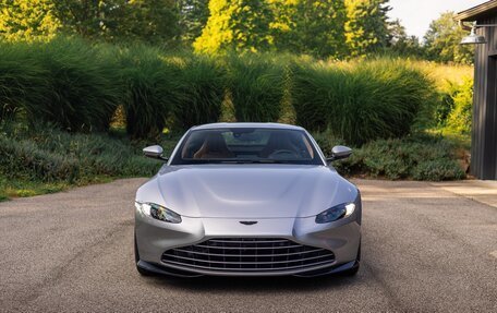 Aston Martin V8 Vantage IV, 2023 год, 18 567 600 рублей, 2 фотография