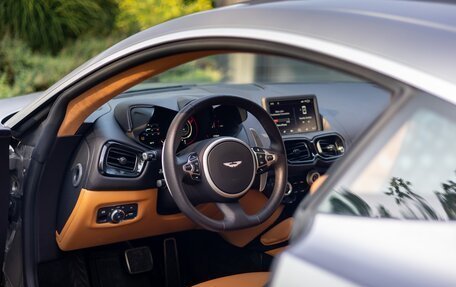 Aston Martin V8 Vantage IV, 2023 год, 18 567 600 рублей, 18 фотография