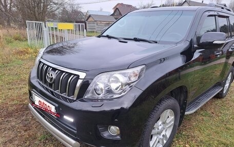 Toyota Land Cruiser Prado 150 рестайлинг 2, 2013 год, 2 750 000 рублей, 2 фотография