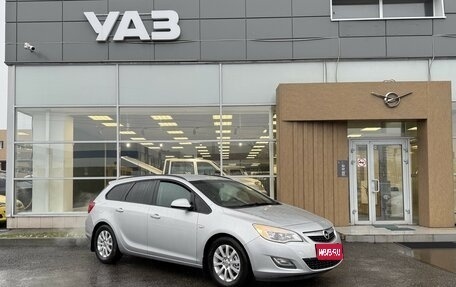 Opel Astra J, 2011 год, 720 000 рублей, 1 фотография