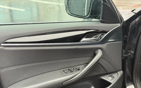 BMW 5 серия, 2019 год, 2 900 000 рублей, 21 фотография