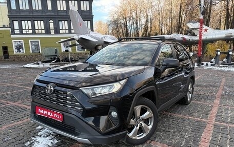 Toyota RAV4, 2019 год, 2 980 000 рублей, 1 фотография