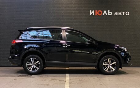 Toyota RAV4, 2018 год, 2 440 000 рублей, 4 фотография