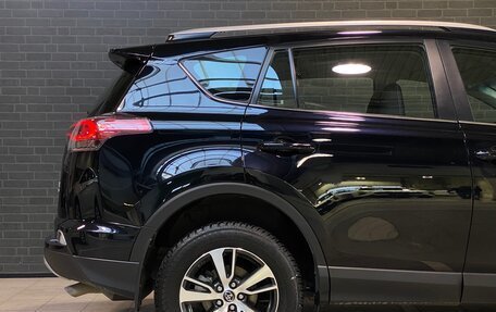 Toyota RAV4, 2018 год, 2 440 000 рублей, 10 фотография