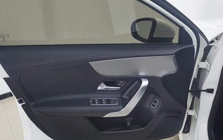 Mercedes-Benz A-Класс, 2021 год, 1 870 000 рублей, 15 фотография