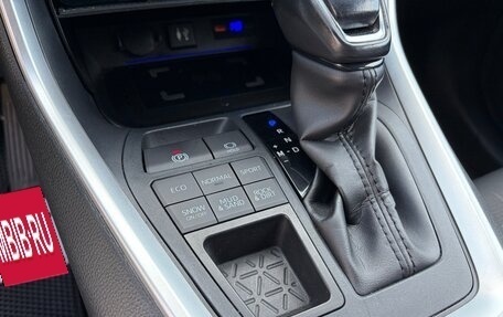 Toyota RAV4, 2019 год, 2 980 000 рублей, 15 фотография