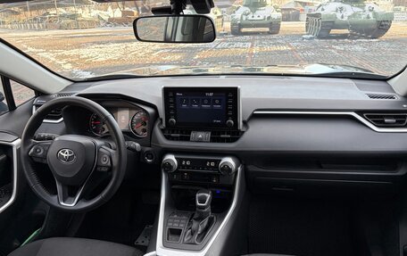 Toyota RAV4, 2019 год, 2 980 000 рублей, 31 фотография