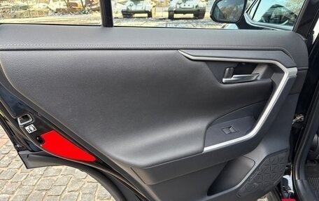 Toyota RAV4, 2019 год, 2 980 000 рублей, 25 фотография