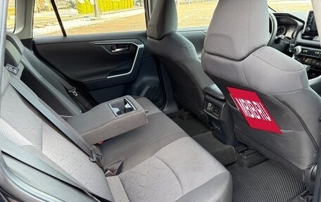 Toyota RAV4, 2019 год, 2 980 000 рублей, 30 фотография