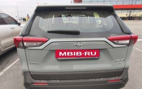 Toyota RAV4, 2022 год, 4 000 000 рублей, 3 фотография