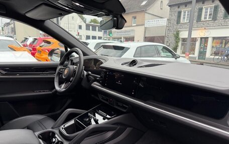 Porsche Cayenne III, 2025 год, 13 990 040 рублей, 21 фотография