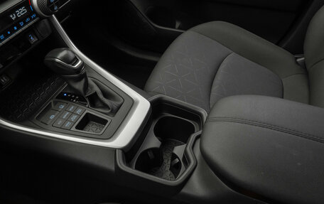 Toyota RAV4, 2020 год, 3 280 000 рублей, 18 фотография