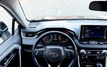 Toyota RAV4, 2020 год, 3 450 000 рублей, 24 фотография