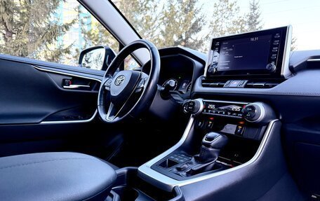 Toyota RAV4, 2020 год, 3 450 000 рублей, 27 фотография