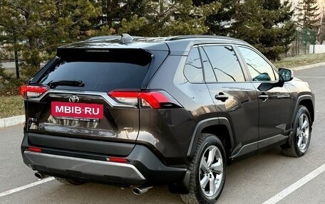 Toyota RAV4, 2020 год, 3 450 000 рублей, 11 фотография