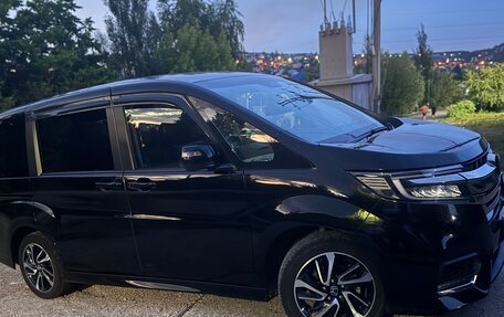 Honda Stepwgn IV, 2021 год, 2 350 000 рублей, 5 фотография