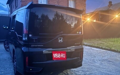 Honda Stepwgn IV, 2021 год, 2 350 000 рублей, 3 фотография