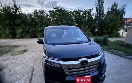 Honda Stepwgn IV, 2021 год, 2 350 000 рублей, 2 фотография