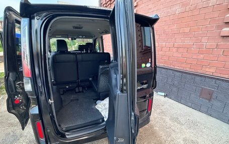 Honda Stepwgn IV, 2021 год, 2 350 000 рублей, 20 фотография