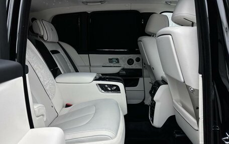 Rolls-Royce Cullinan, 2025 год, 79 000 000 рублей, 25 фотография