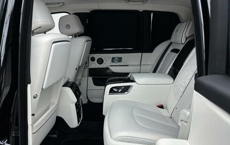 Rolls-Royce Cullinan, 2025 год, 79 000 000 рублей, 24 фотография