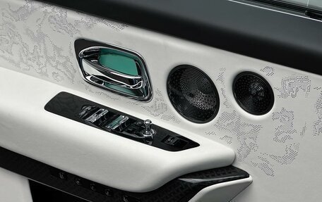 Rolls-Royce Cullinan, 2025 год, 79 000 000 рублей, 33 фотография