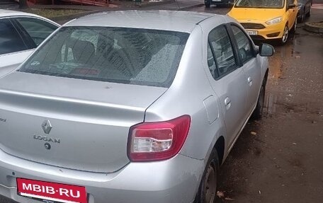 Renault Logan II, 2015 год, 650 000 рублей, 4 фотография