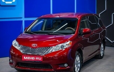 Toyota Sienna III, 2010 год, 1 500 000 рублей, 2 фотография