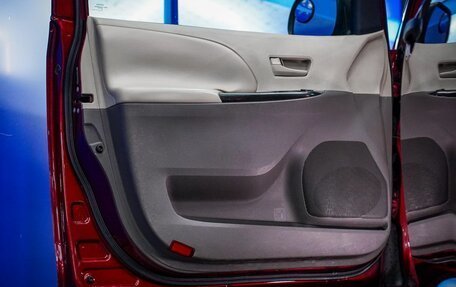 Toyota Sienna III, 2010 год, 1 500 000 рублей, 15 фотография