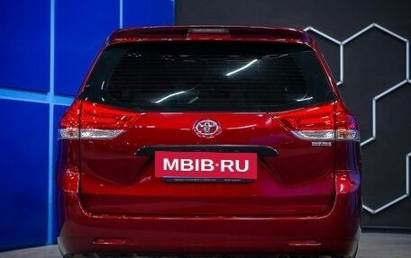 Toyota Sienna III, 2010 год, 1 500 000 рублей, 8 фотография