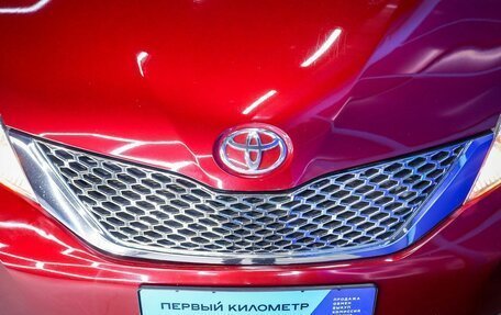 Toyota Sienna III, 2010 год, 1 500 000 рублей, 23 фотография
