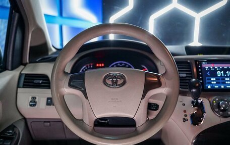 Toyota Sienna III, 2010 год, 1 500 000 рублей, 34 фотография