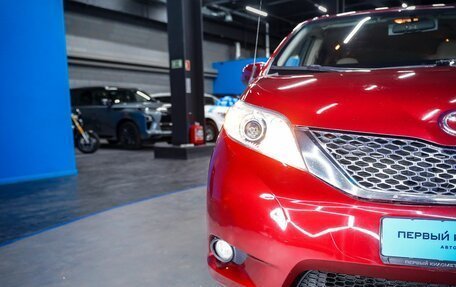 Toyota Sienna III, 2010 год, 1 500 000 рублей, 38 фотография