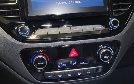 Hyundai Solaris II рестайлинг, 2021 год, 1 840 000 рублей, 3 фотография