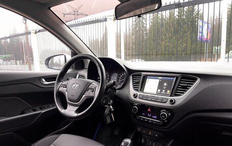 Hyundai Solaris II рестайлинг, 2018 год, 1 299 000 рублей, 9 фотография