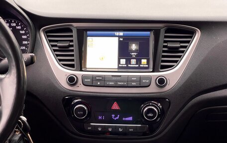 Hyundai Solaris II рестайлинг, 2018 год, 1 299 000 рублей, 23 фотография