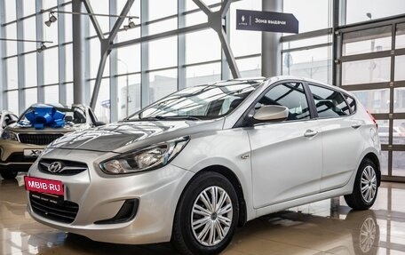 Hyundai Solaris II рестайлинг, 2011 год, 598 000 рублей, 3 фотография