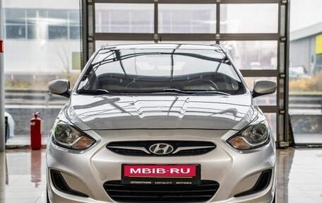 Hyundai Solaris II рестайлинг, 2011 год, 598 000 рублей, 2 фотография