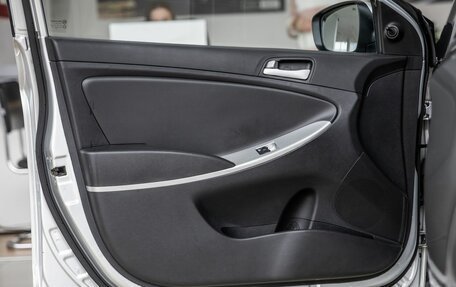 Hyundai Solaris II рестайлинг, 2011 год, 598 000 рублей, 16 фотография