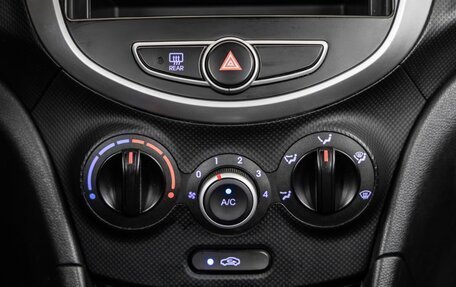 Hyundai Solaris II рестайлинг, 2011 год, 598 000 рублей, 29 фотография